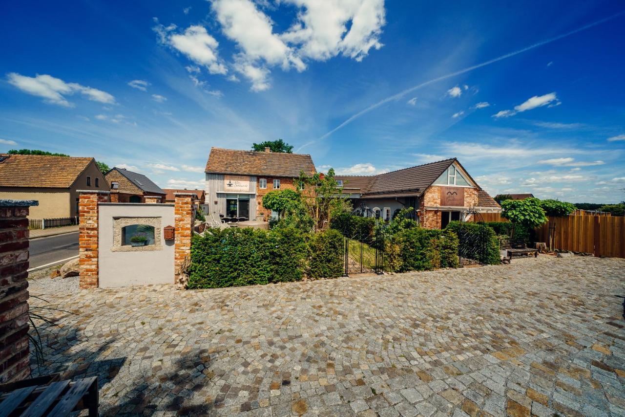 Alte Schmiede Mit Sauna, Pool Und Whirpool Im Aussenbereich Schoenstes Ferienhaus Der Lausitz Elsterheide Exterior photo